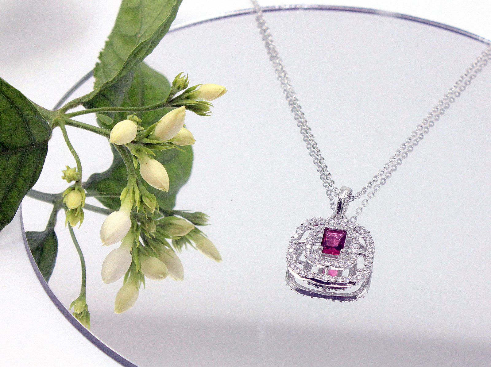 GOLD PLATED SILVER PLATED AD STONE NECKLACE